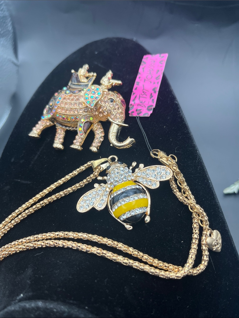 2 PC BRAND NEW Betsey Johnson bee necklace and elephant brooch